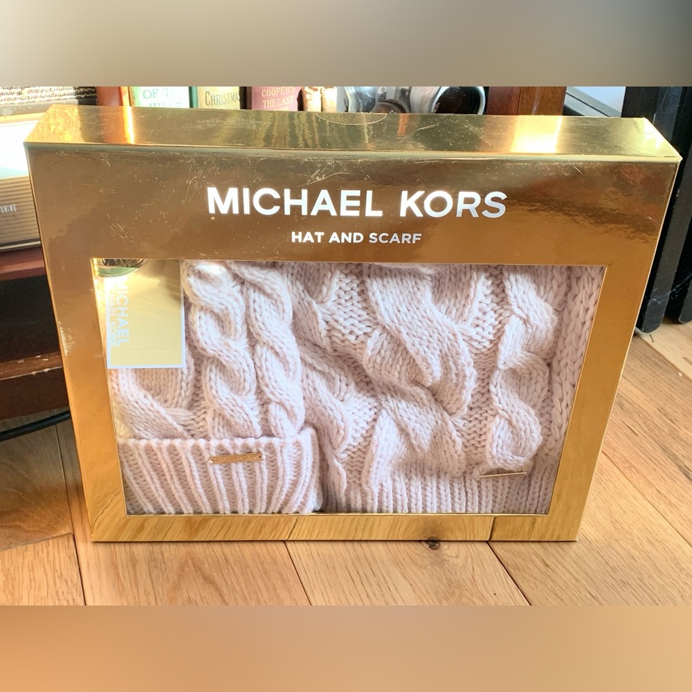 Great Gift!!!  NWT Michael Kors Light Pink Hat and Scarf Set